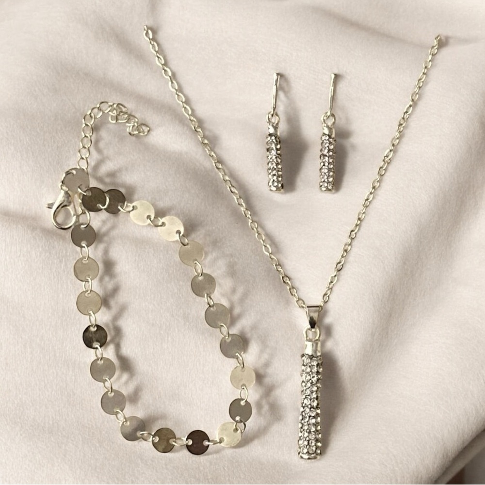 Elegant Silver Jewelry Set